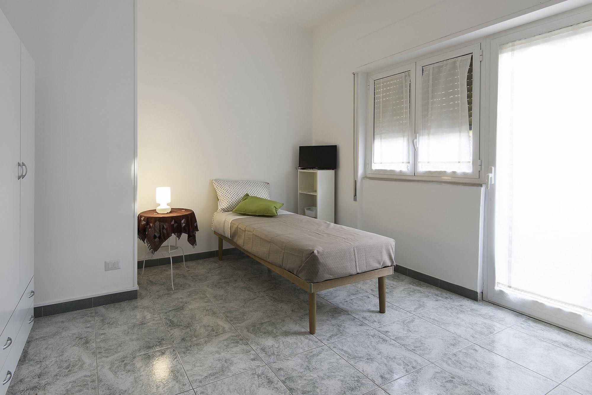 Archita Guest House Бари Экстерьер фото