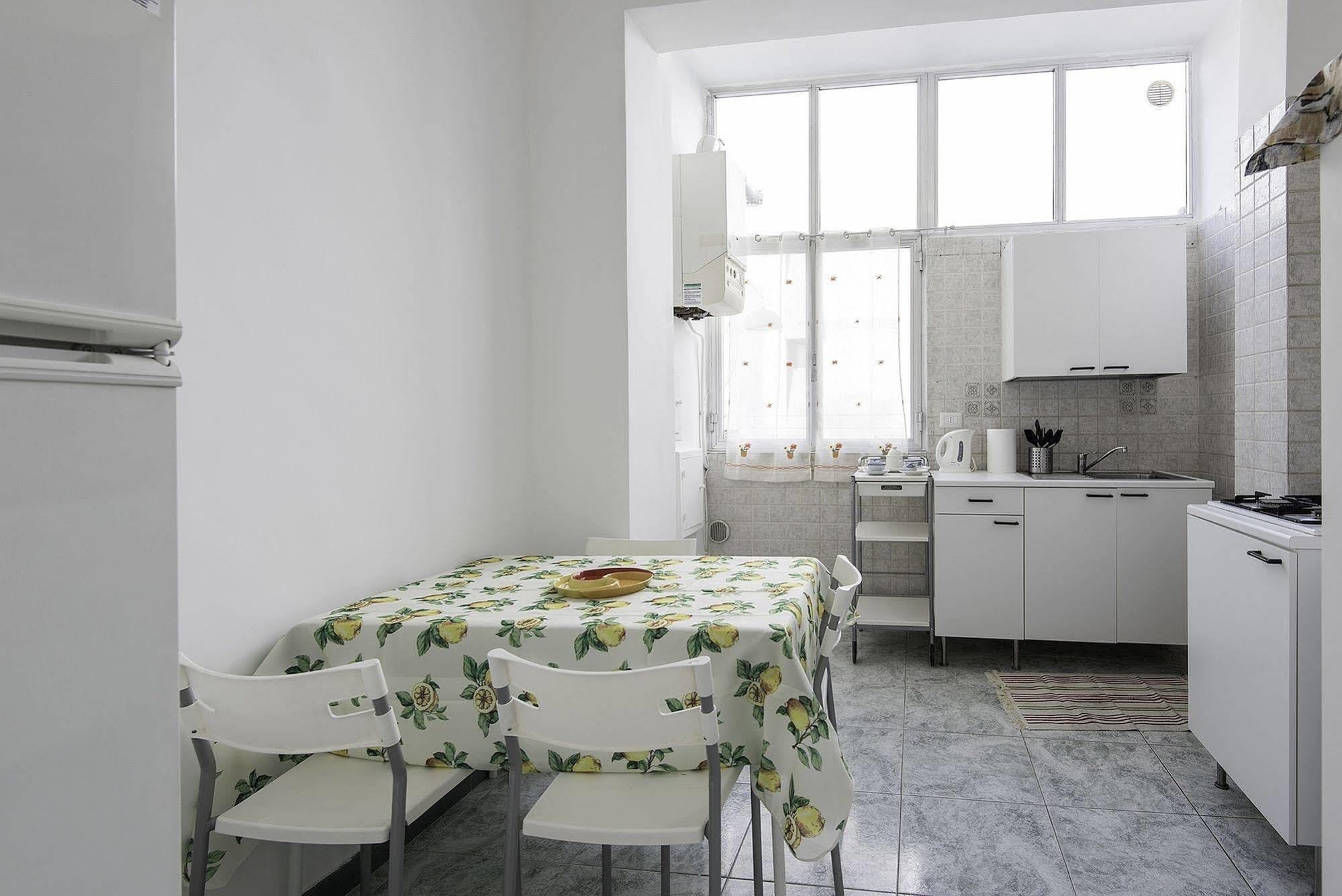 Archita Guest House Бари Экстерьер фото